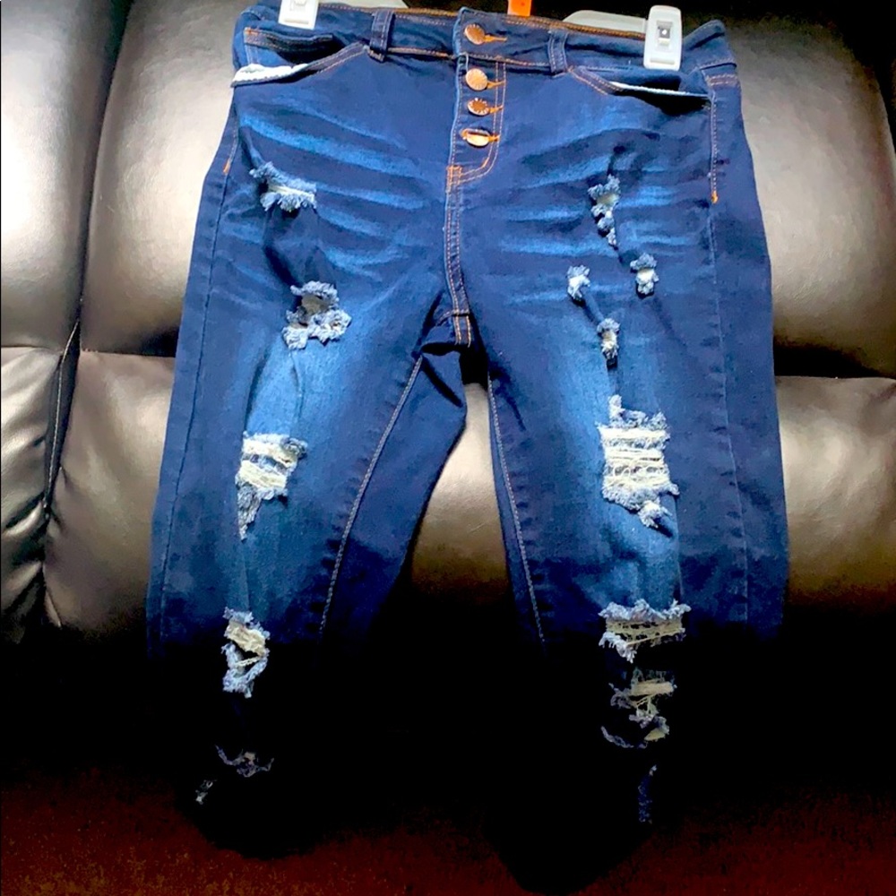 Cut Jeans
